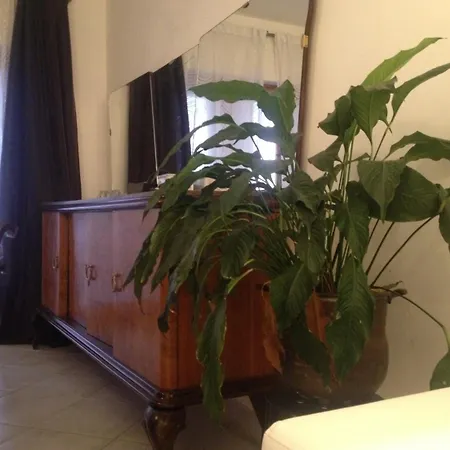 Via Roma - 4*